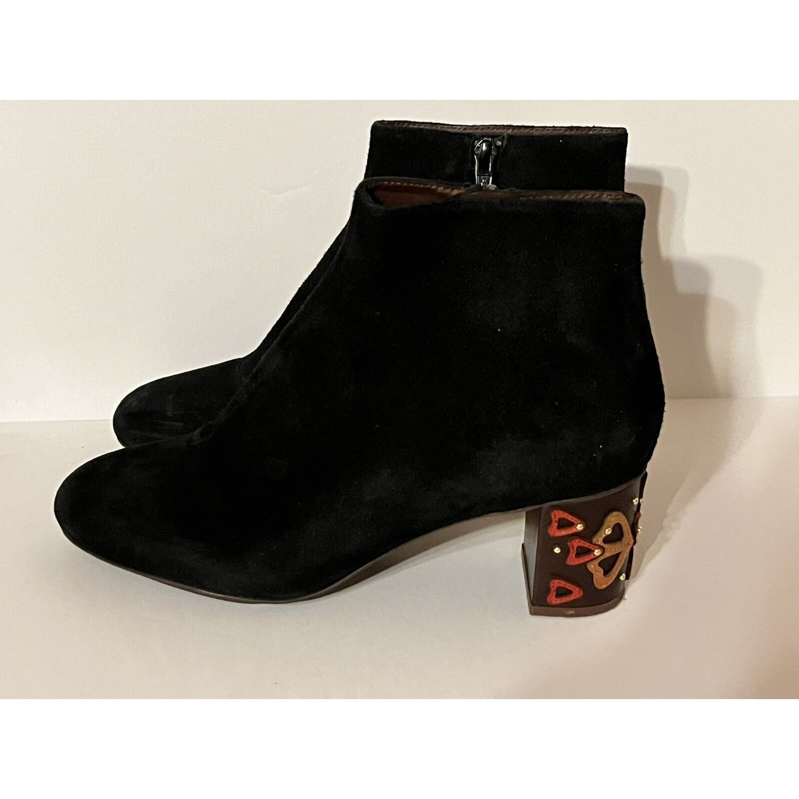 See By Chloe Suede Ankle Boots 39/8 Mid Heel Leather Heart Appliqu New